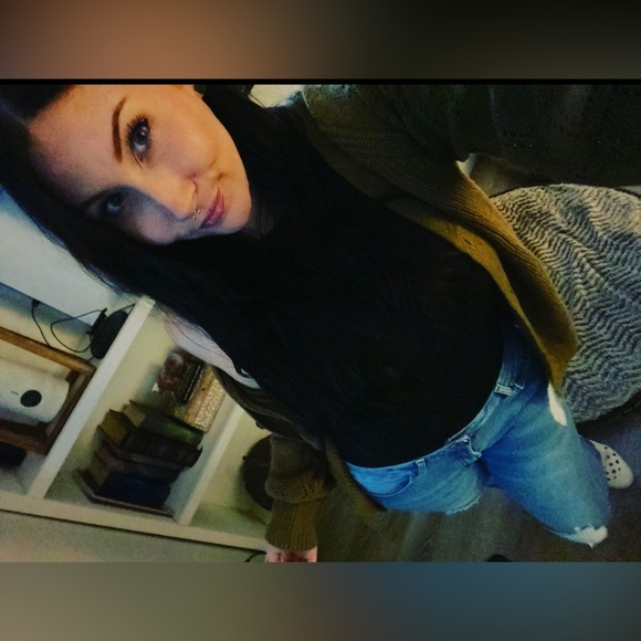 Meet your Posher, Elisha - Picture 1 of 1